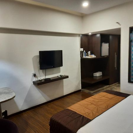 Hotel Lxia Hinjewadi - Indian Nationals Only Pimpri-Chinchwad 외부 사진