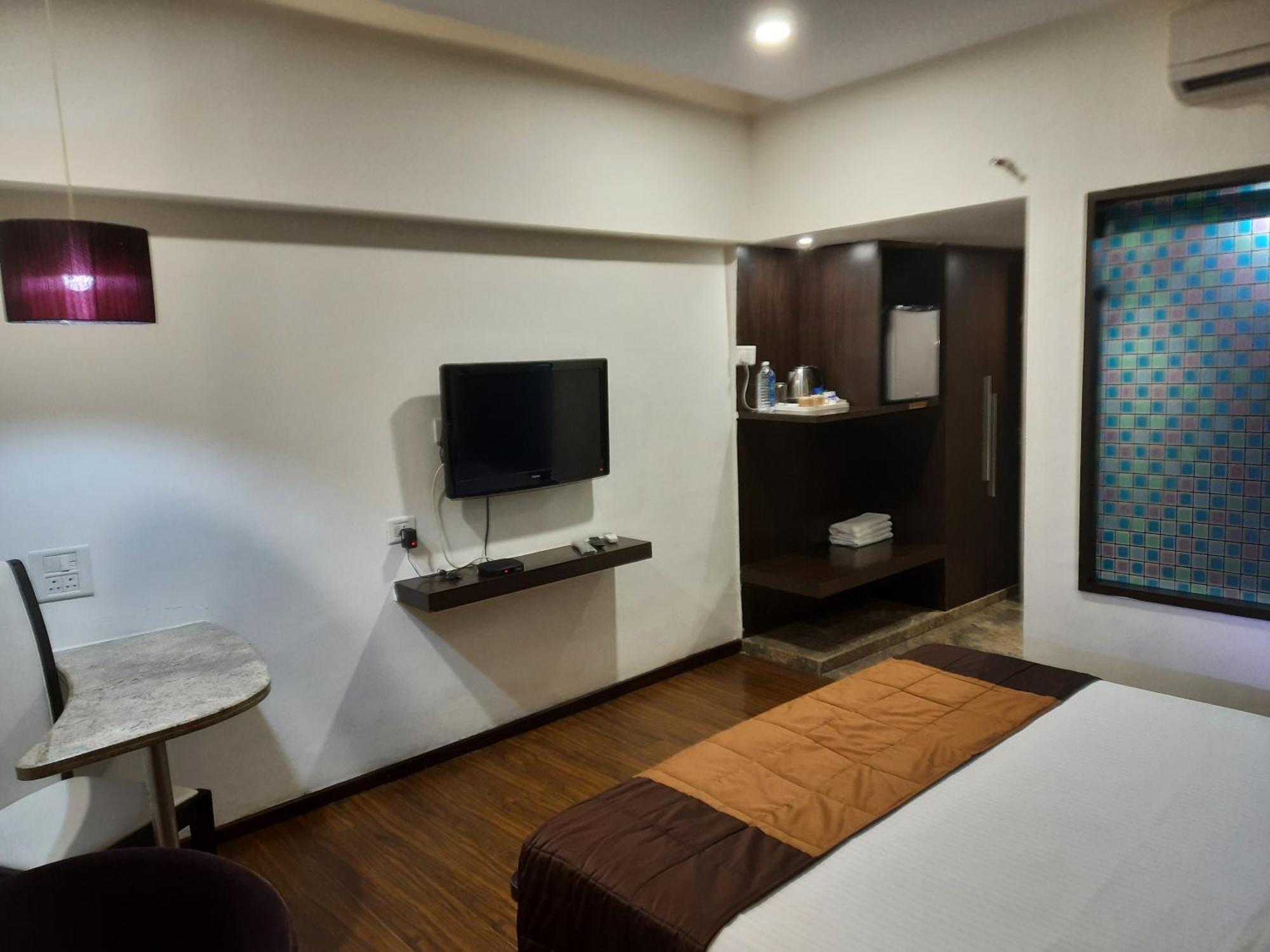 Hotel Lxia Hinjewadi - Indian Nationals Only Pimpri-Chinchwad 외부 사진