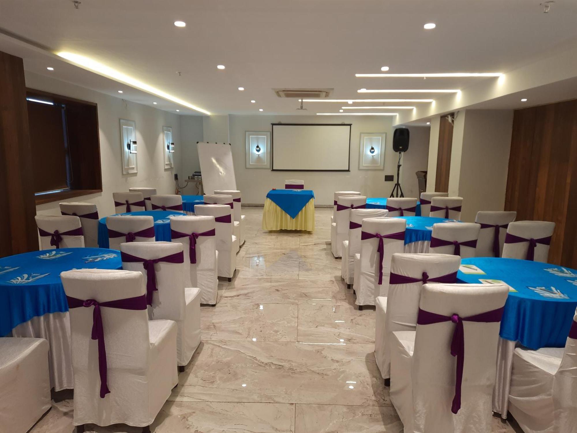 Hotel Lxia Hinjewadi - Indian Nationals Only Pimpri-Chinchwad 외부 사진