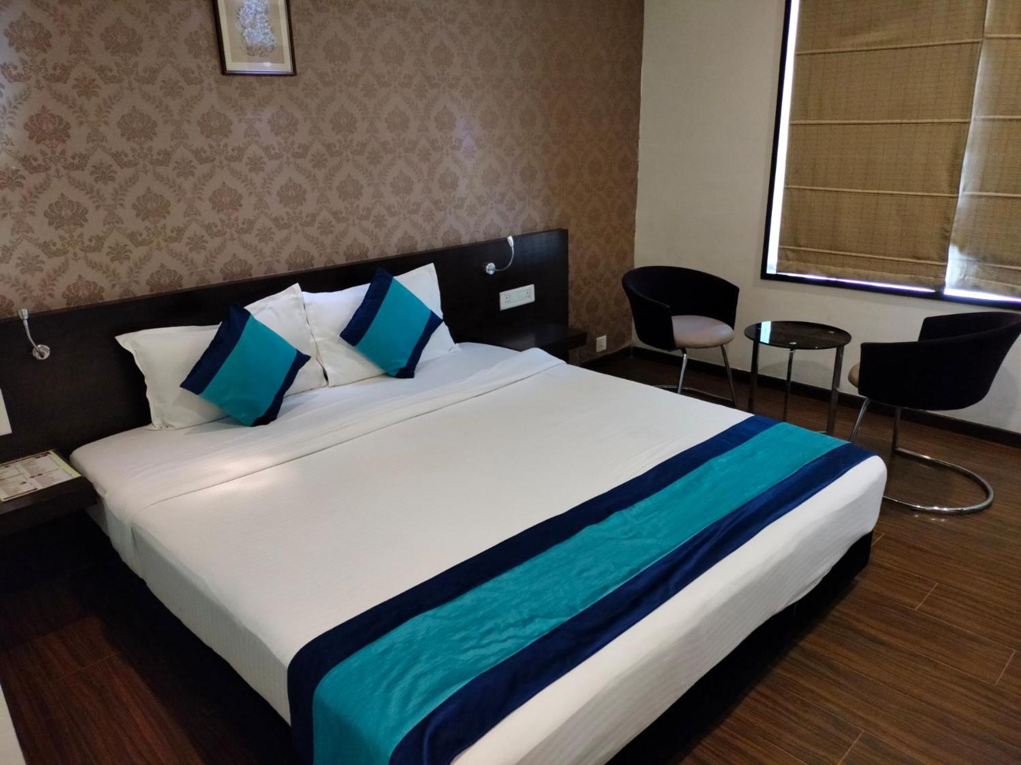 Hotel Lxia Hinjewadi - Indian Nationals Only Pimpri-Chinchwad 외부 사진