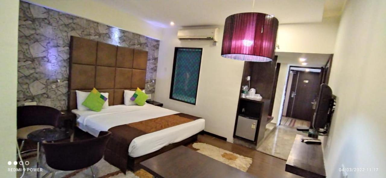 Hotel Lxia Hinjewadi - Indian Nationals Only Pimpri-Chinchwad 외부 사진