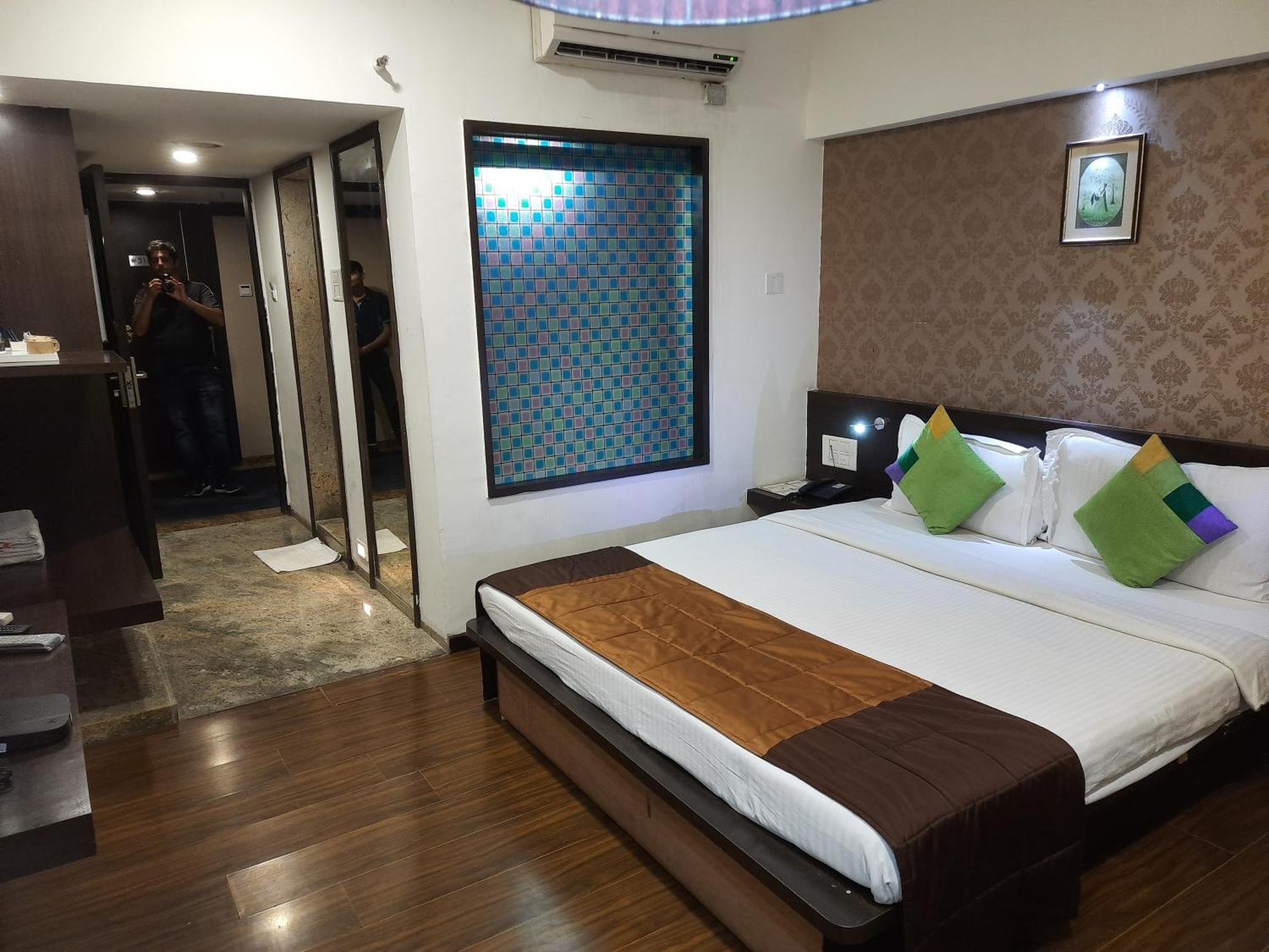 Hotel Lxia Hinjewadi - Indian Nationals Only Pimpri-Chinchwad 외부 사진