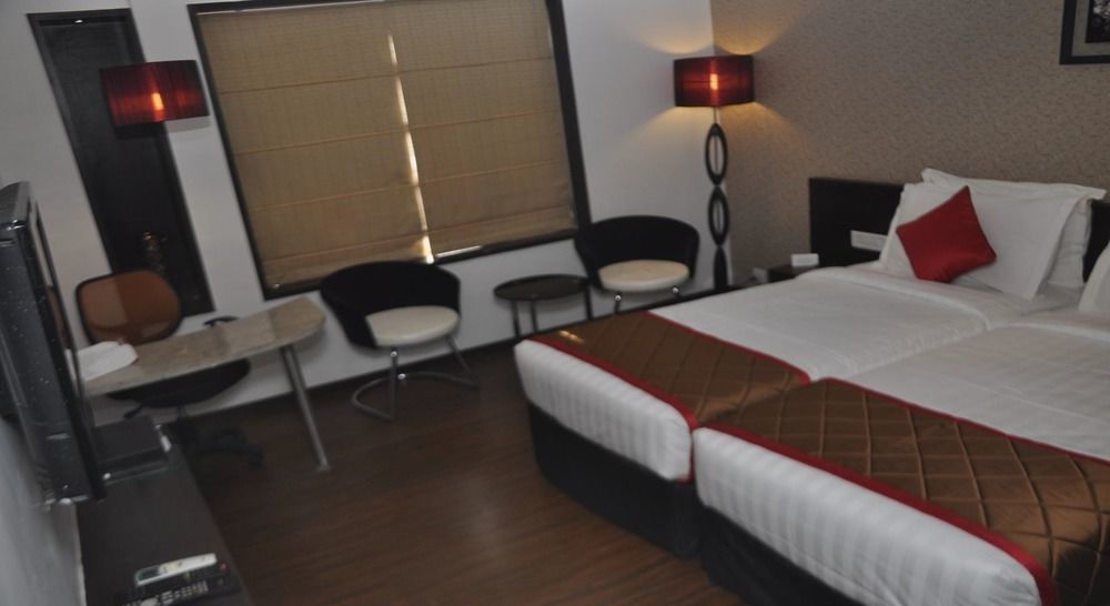 Hotel Lxia Hinjewadi - Indian Nationals Only Pimpri-Chinchwad 외부 사진